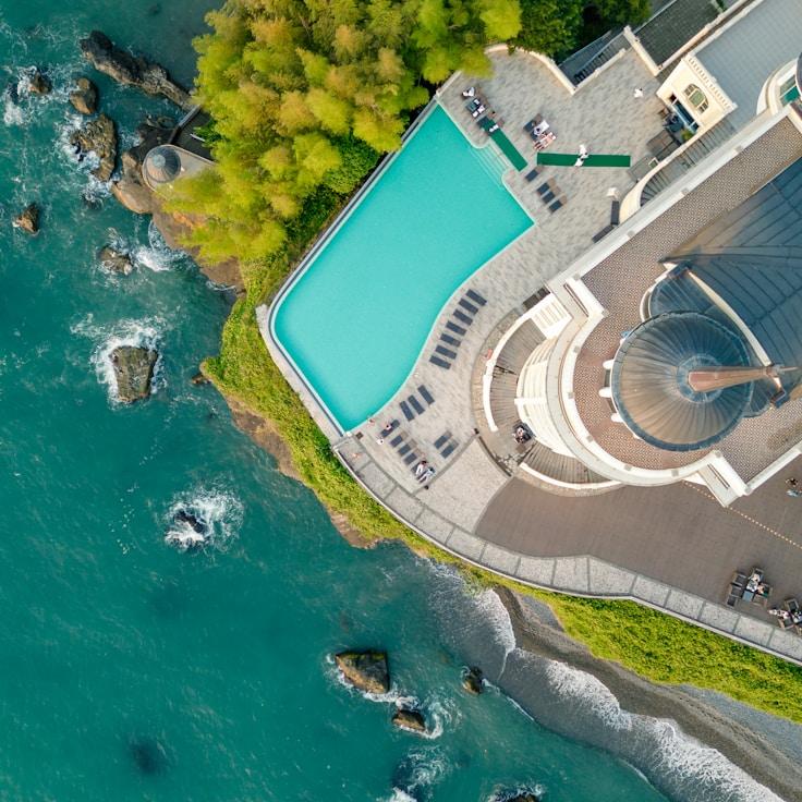 Outdoor terrace seating suitable for families in Milan